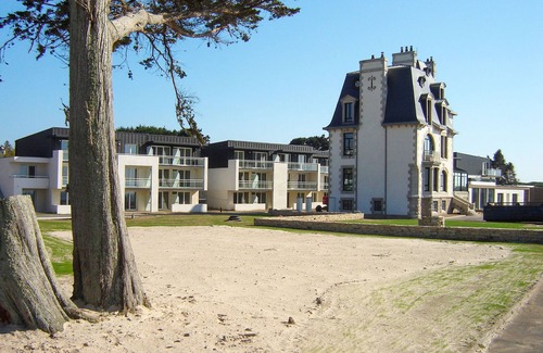 Plougasnou Apartment | Odalys Domaine des Roches Jaunes by Interhome