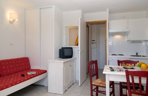 Salavas Apartment | Odalys Référence Les Hauts de Salavas by Interhome