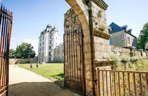 Erdeven Apartment | Odalys Référence Le Château de Kéravéon by Interhome