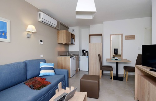 Le Barcares Apartment | Odalys Référence Le Lotus Blanc by Interhome