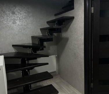 Jasienow House | Odessa Apartments free parking