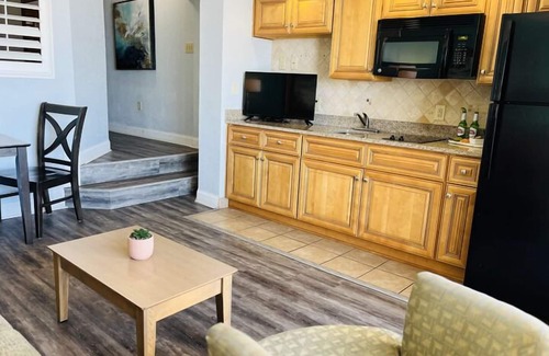 Ash Condo | Off - Season Rates! Breathtaking Beachfront Bliss!