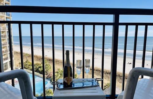 Ash Condo | Off - Season Rates! Breathtaking Beachfront Bliss!
