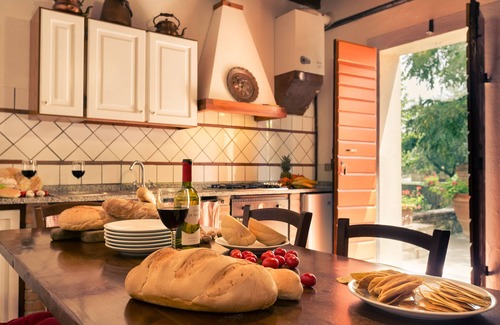Peccioli Apartment | Offer ! Holidays, apartment (Rosa 4 + 2) Area Volterra, San Gimignano and Pisa
