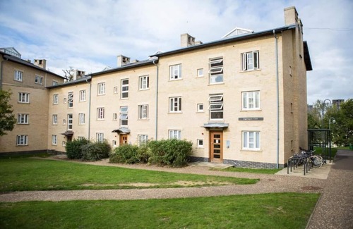 Colchester Hotel | Offering en-suite accommodation on campus with breakfast