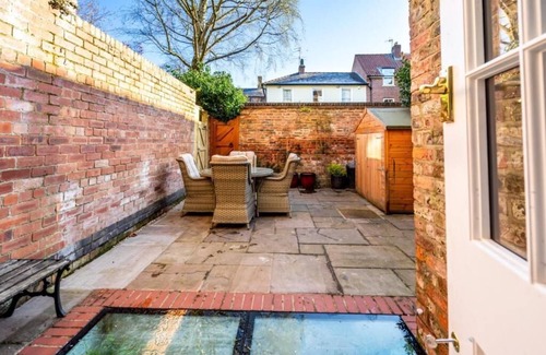 York House | Ogleforth - Three Bedroom House, Sleeps 6