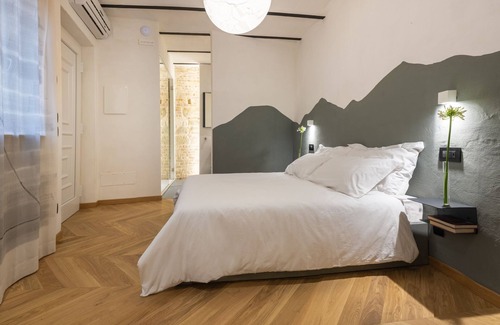 Fermo Bed & Breakfast | OGNISSANTI GUESTHOUSE - SIBILLINI DEPENDANCE Double-bed room with private bathroom and Turkish bath