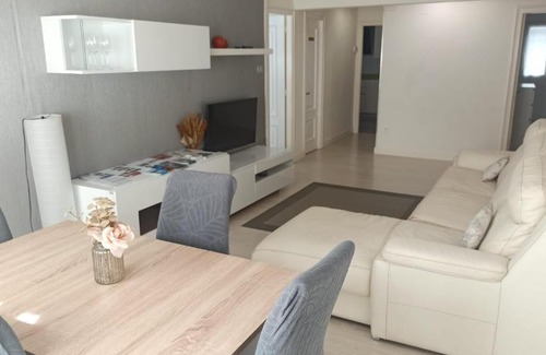 Bermeo Apartment | Ohana, Apartamento-PARKING PRIVADO GRATIS-CENTRICO-WIFI-ASCENSOR-SIN CUESTAS-82m2