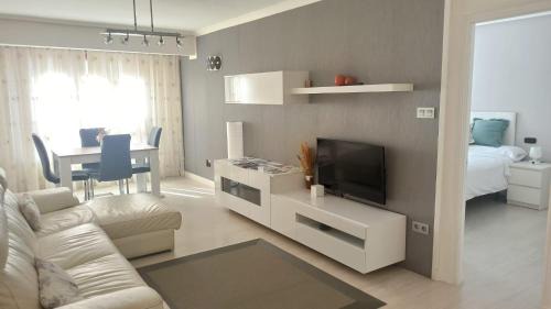 Bermeo Apartment | Ohana, Apartamento-PARKING PRIVADO GRATIS-CENTRICO-WIFI-ASCENSOR-SIN CUESTAS-82m2