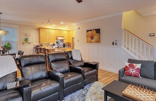 Lincoln City House | Ohana Beach Park- Pet Friendly Fenced Yard Hot Tub