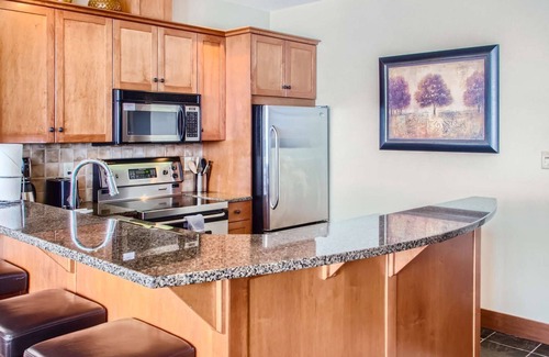 Big White Ski Resort Condo | Okanagan - Stonegate Resort Unit A402