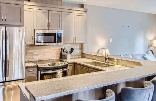 Big White Ski Resort Condo | Okanagan - Stonegate Resort B108