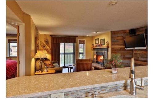 Ludlow Condo | Okemo Base Slopeside Ski-in/Ski-Out Condo - FULL WINTER SEASON Rental