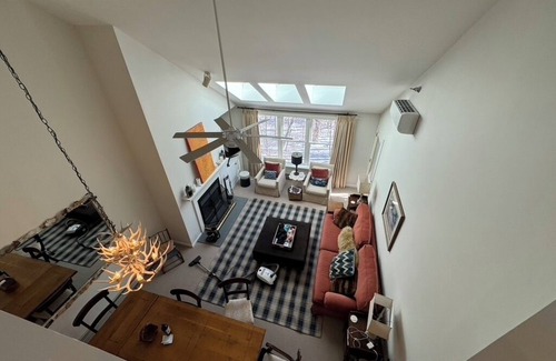 Ludlow Condo | Okemo Winterplace - Ski home for lunch-Sleeps 12 people 4Br 2BA slopeside