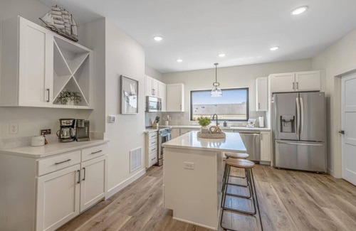 Arnolds Park House | Okoboji Lakeside Retreat In Arnolds Park