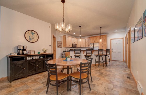 Arnolds Park Condo | Okoboji Sweet Retreat at Bridges Bay Resort - 6 bed, 2 bath, & lake view condo