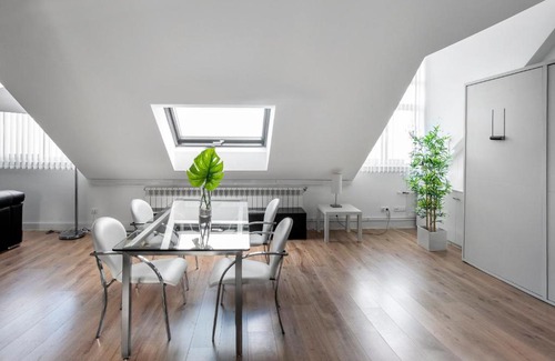 La Coruna Old Town Apartment | Oktheway Loft Maestranza