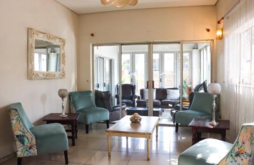 Emalahleni House | Okuhlekwethu Guesthouse