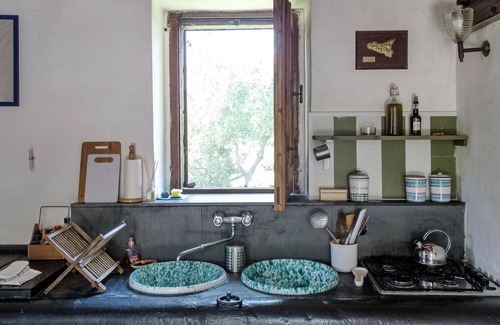 Archi House | Old barn surrounded by greenery a few meters from the sea in le ripe estate