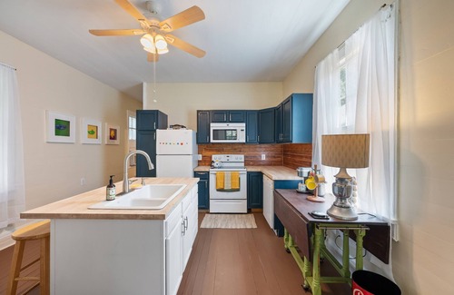 Mobile House | Old Dauphin Way Historic Home short walk downtown
