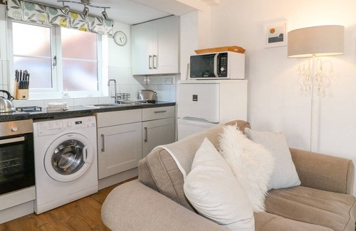 Ashbourne Cottage | OLD END COTTAGE, romantic, with a garden in Ashbourne
