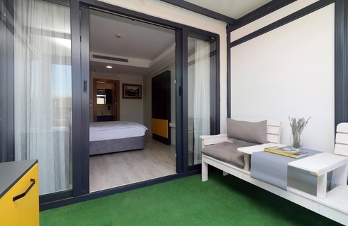 Kemalpasa Hotel | Old Farm Hotel