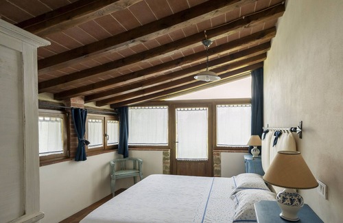 Monte San Savino Other | Old farmhouse surrounded by olive groves and near the village, max 9 adults, with pool