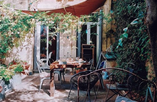 Gambetta House | Old house with garden in the heart of town