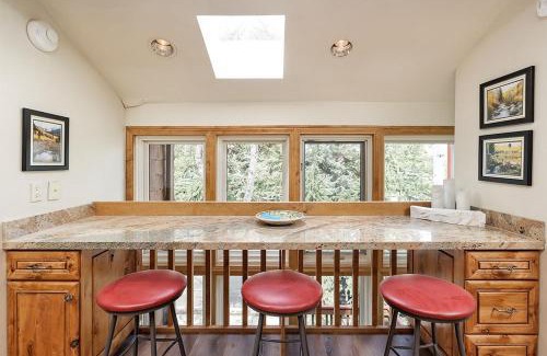 Aspen House | Old Hundred Unit 104, Sunny, Corner Townhouse, Treetop Views, 3 Blocks to Aspen Mtn