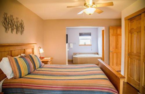 Estes Park House | Old Man Mountain, Spacious lodge with loft Great for families, Dogs allowed
