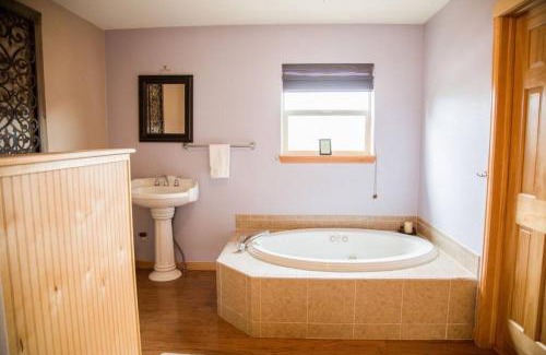 Estes Park House | Old Man Mountain, Spacious lodge with loft Great for families, Dogs allowed