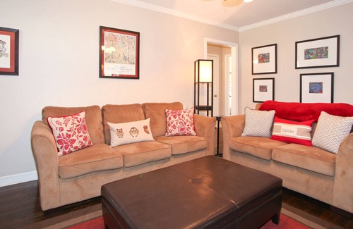 Metairie House | Old Metairie Cottage - A Hidden Jewel minutes from the French Quarter