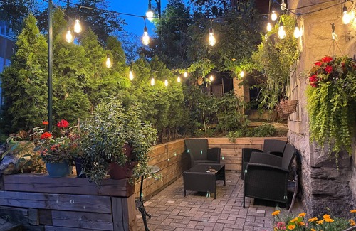 Ville-Marie House | Old Mtl Downtown Charming Victorian TownHouse 6 Bedroom