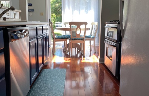 Ocean Park Condo | Old Orchard Beach Condo with pool, 5 minute walk to Beach