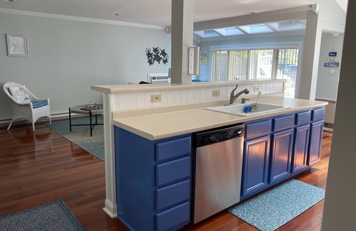 Ocean Park Condo | Old Orchard Beach Condo with pool, 5 minute walk to Beach