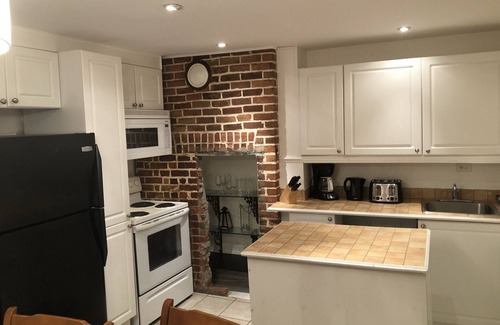 Saint-Jean-Baptiste Apartment | Old Quebec, restaurants, theater, within walking distance