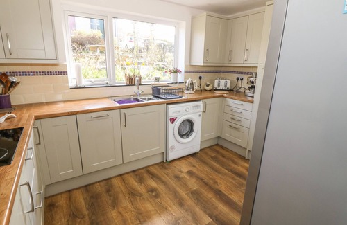 Cemaes Bay Cottage | OLD SCHOOL HOUSE, family friendly, with open fire in Cemaes Bay