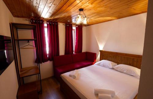 Gjirokaster Hotel | Old Street Villa