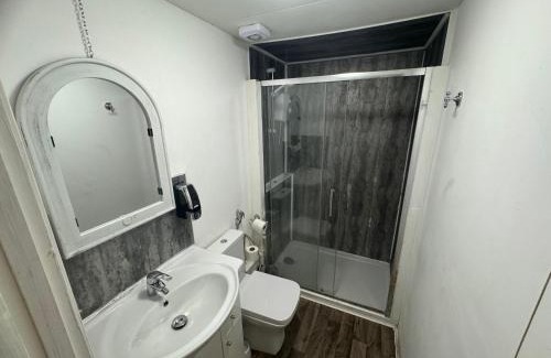 Sketty House | Old style room near Singleton Hospital sleeps three