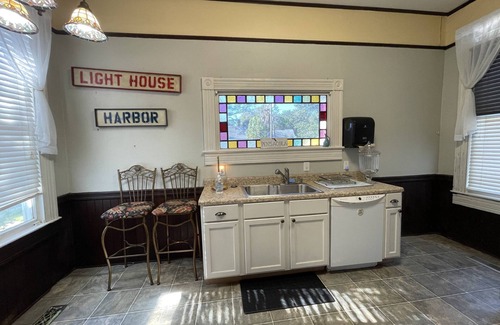 Southeast Pensacola House | Old Style Victorian - 5,000 sq ft