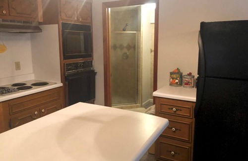 Byrdstown Cabin | Old Timer only a few steps from East Port Marina and Dale Hollow Lake Tennessee