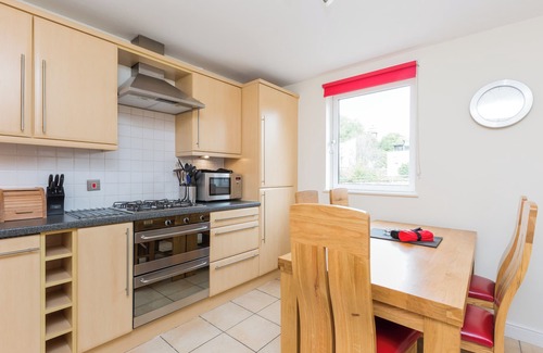 Old Town Apartment | Old Tolbooth Wynd [388] is a Spacious 2 bedroom apartment just off the Royal Mile