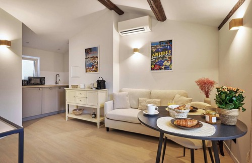 Le Suquet Apartment | Old Town Apartments By Villa Botanica