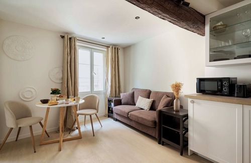 Le Suquet Apartment | Old Town Apartments By Villa Botanica