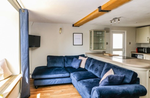 Dawlish Cottage | OLD TOWN HOUSE, family friendly, character holiday cottage in Dawlish