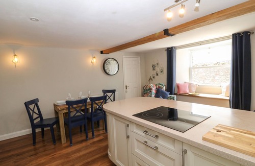 Dawlish Cottage | OLD TOWN HOUSE, family friendly, character holiday cottage in Dawlish
