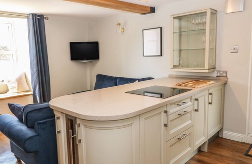 Dawlish Cottage | OLD TOWN HOUSE, family friendly, character holiday cottage in Dawlish
