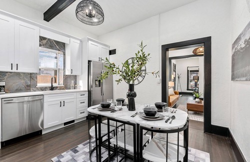University North House | Old Town Retreat w/Hot Tub Steps From Csu!