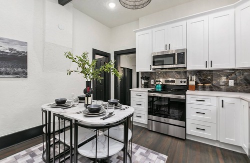 University North House | Old Town Retreat w/Hot Tub Steps From Csu!