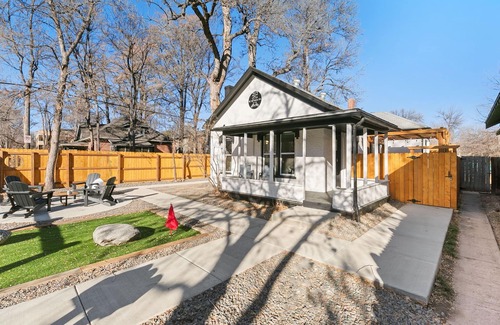 University North House | Old Town Retreat w/Hot Tub Steps From Csu!